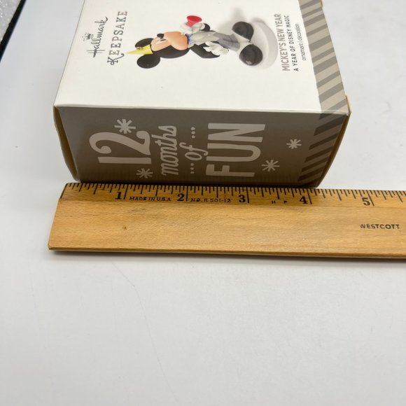Hallmark MICKEY Ornament A Year Of Disney Magic Mickey's New Year NEW - Picture 8 of 8